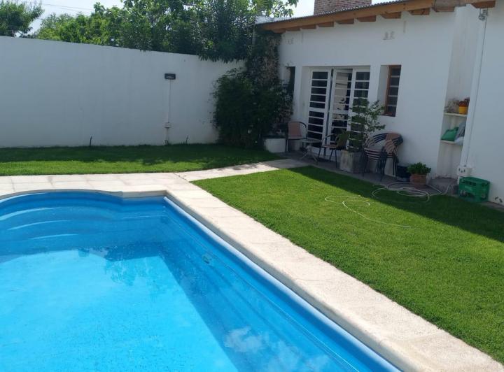 Casa · 166m² · 4 Ambientes · 2 Cocheras