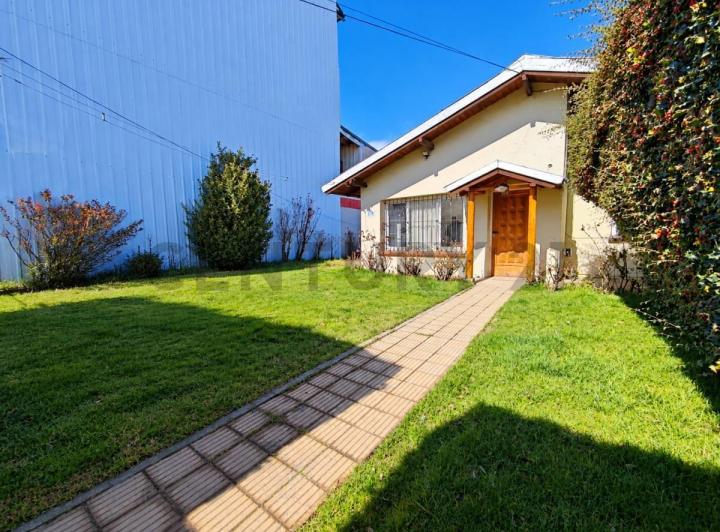 Casa · 100m² · 4 Ambientes · 2 Cocheras