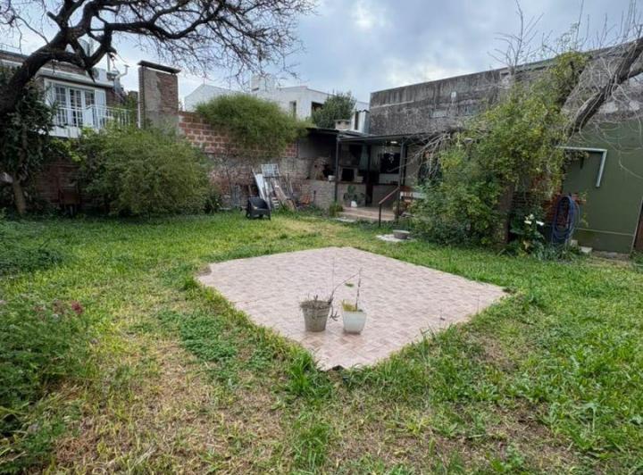 Casa · 227m² · 7 Ambientes · 1 Cochera