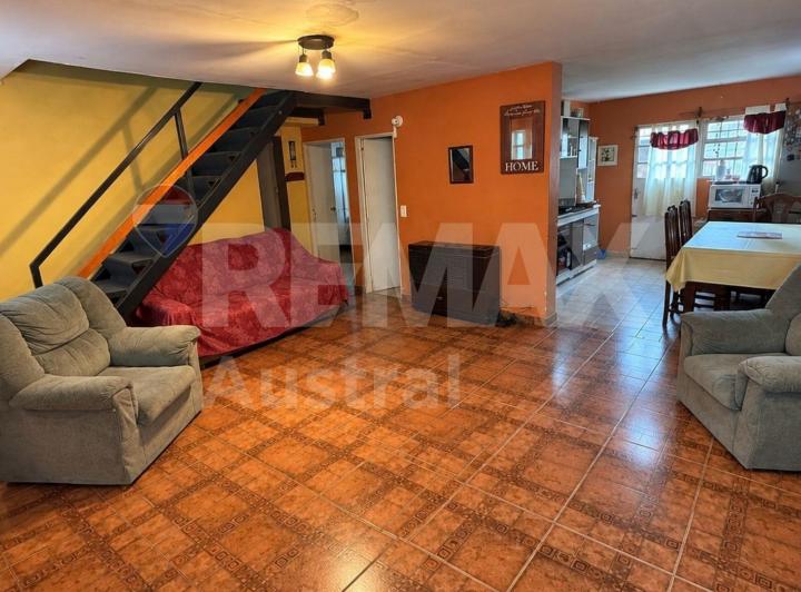 Casa · 90m² · 5 Ambientes · 1 Cochera