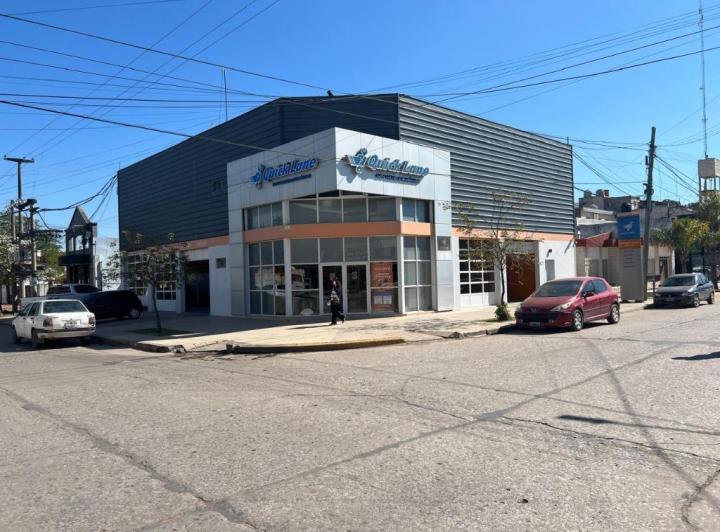Local comercial · 410m²