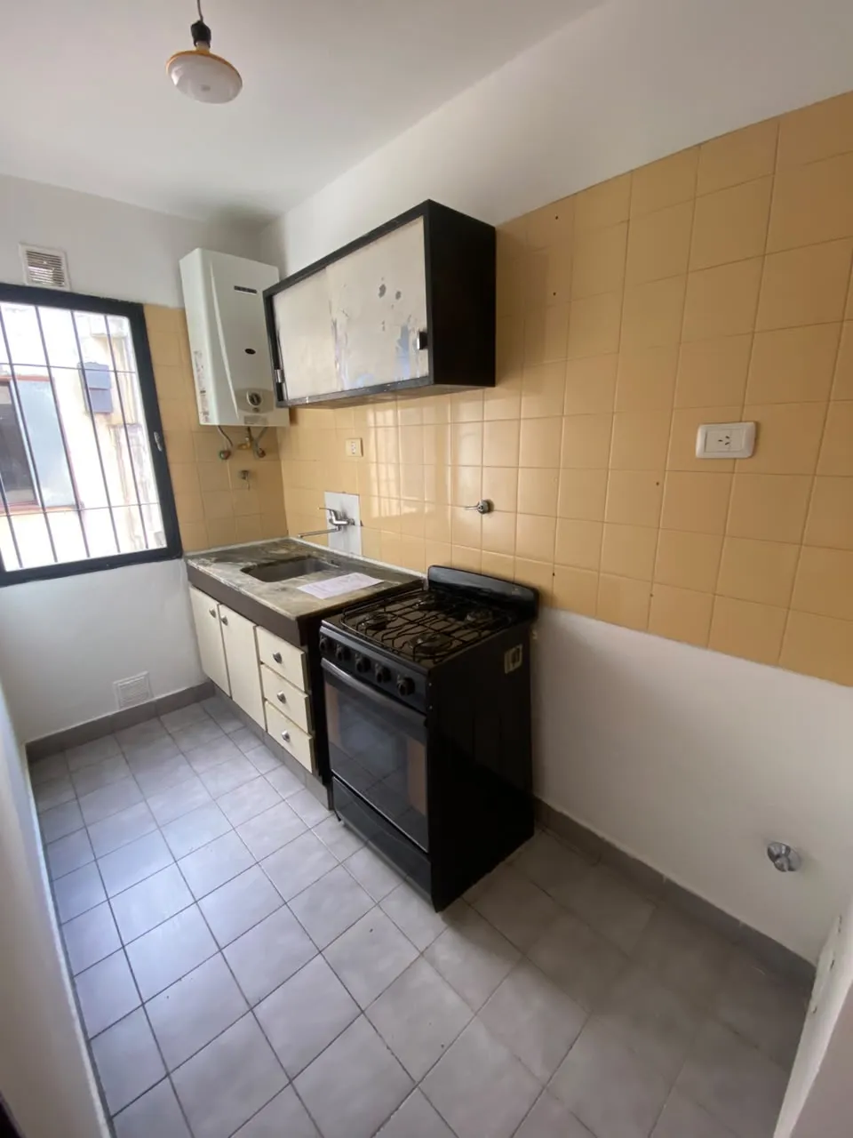 COFICO - DPTO EN GRAN UBICACION - UN DORMITORIO - COCINA SEPARADA