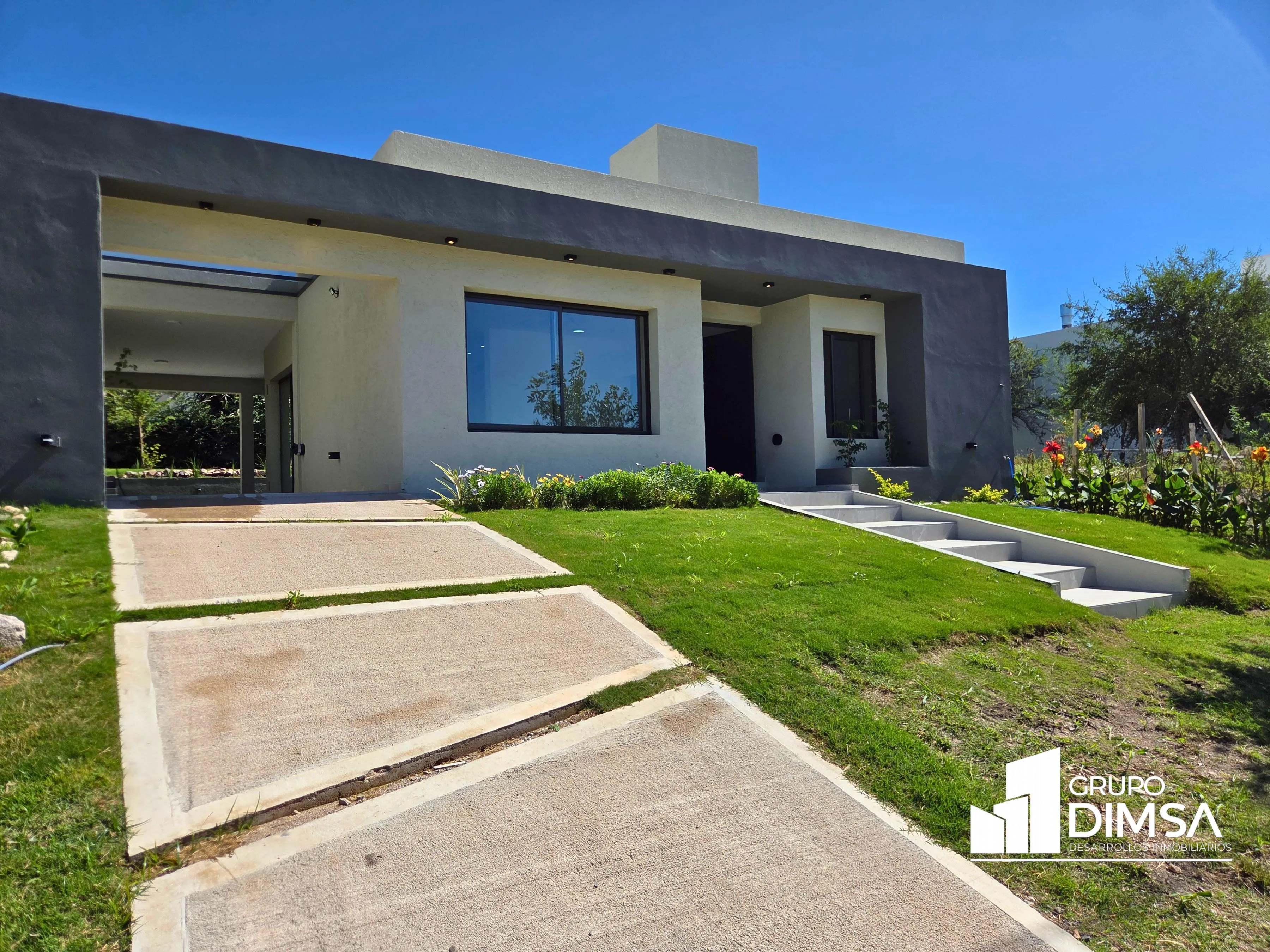 A Estrenar! Casa en Venta 2 Dorm de Diseño Bien Pensado. Barrio Privado Tejas IV
