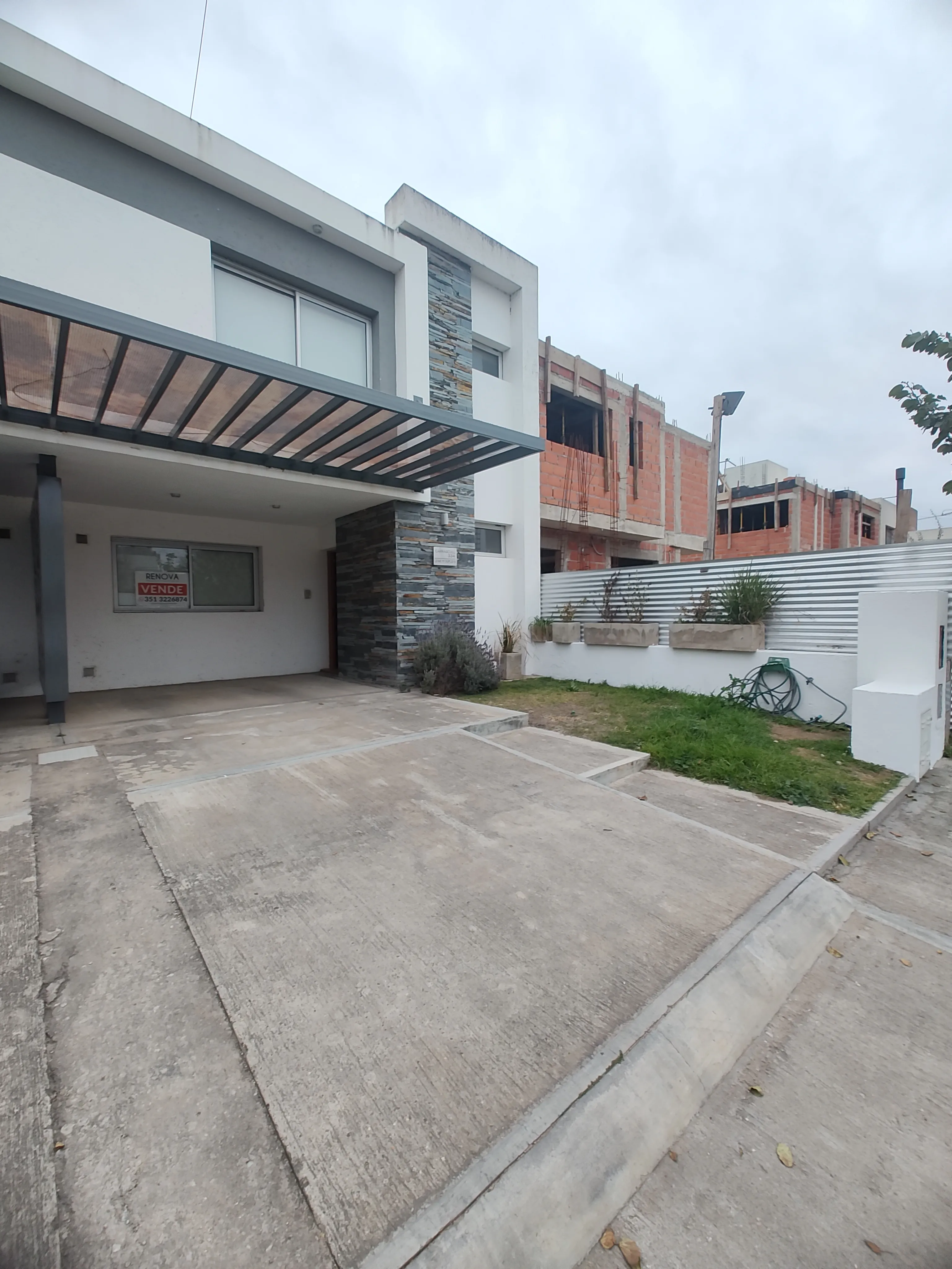 Duplex 3 Dorm. Zona Sur!!!