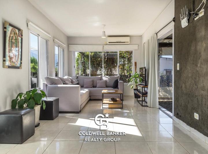 Casa · 735m² · 4 Ambientes · 1 Cochera