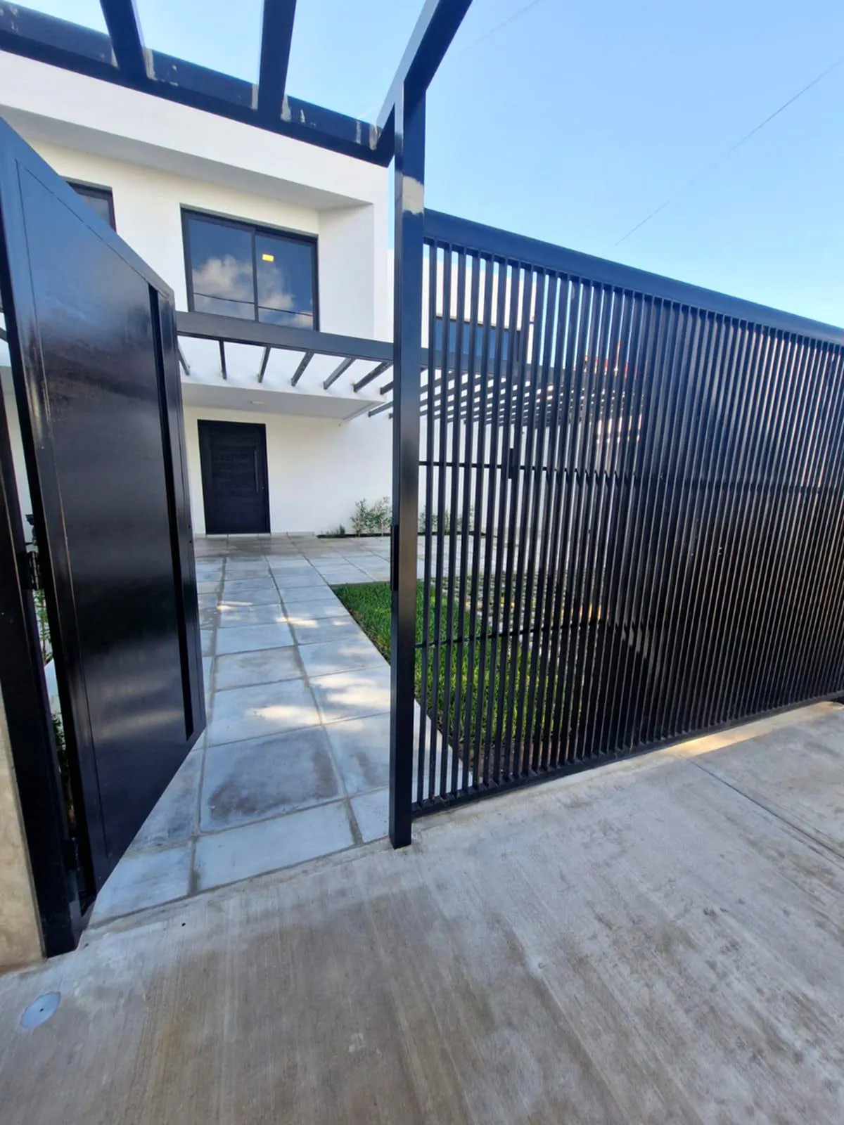 CASA EN VENTA VILLA BELGRANO 3 DORMIS A ESTRENAR MODERNA PISCINA