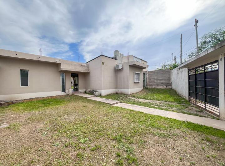 Casa · 67m² · 4 Ambientes · 2 Cocheras