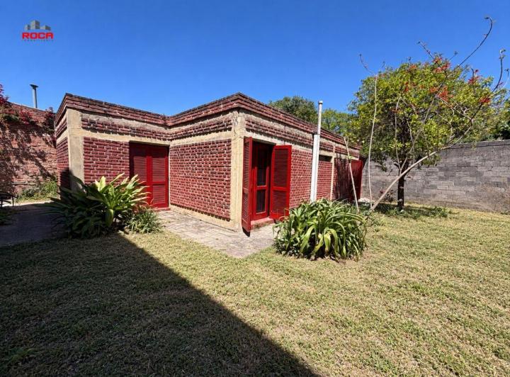 Casa · 65m² · 4 Ambientes · 4 Cocheras