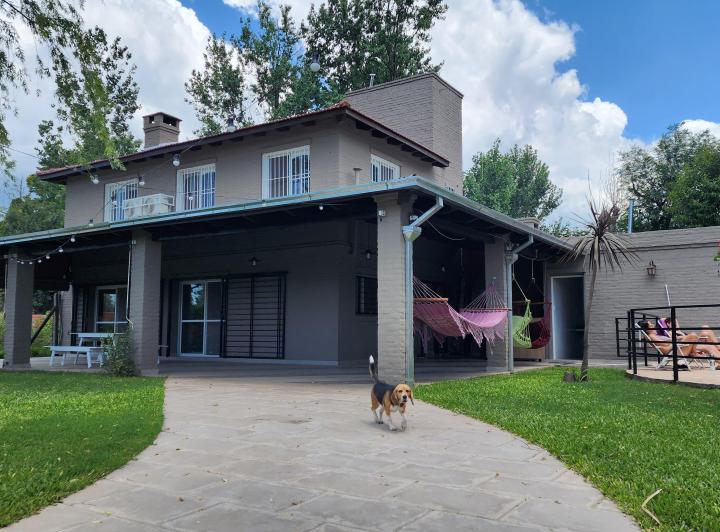 Quinta vacacional · 200m² · 4 Ambientes · 1 Cochera