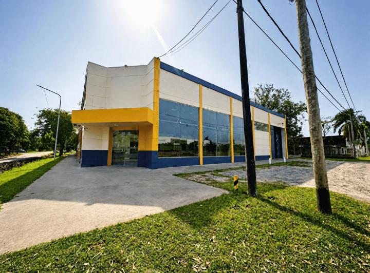Local comercial · 900m²