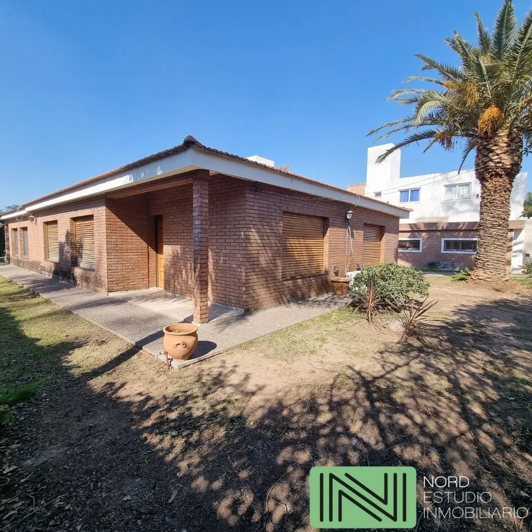 OPORTUNIDAD CASA TRES DORMITORIOS VILLA ESQUIU