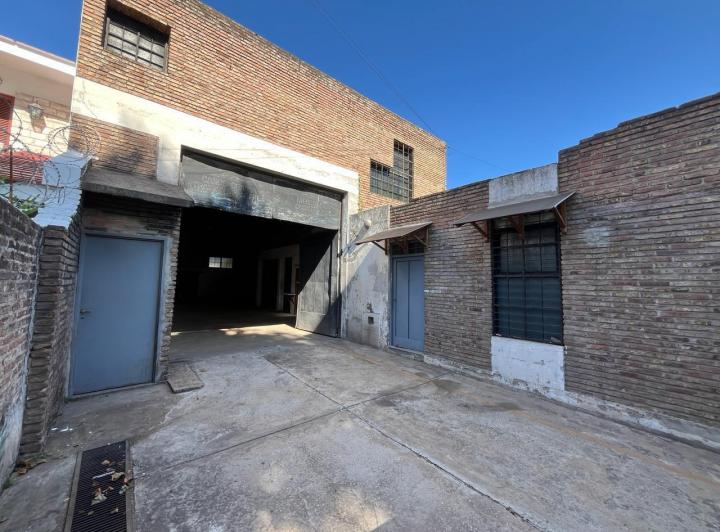 Bodega-Galpón · 300m² · 3 Cocheras