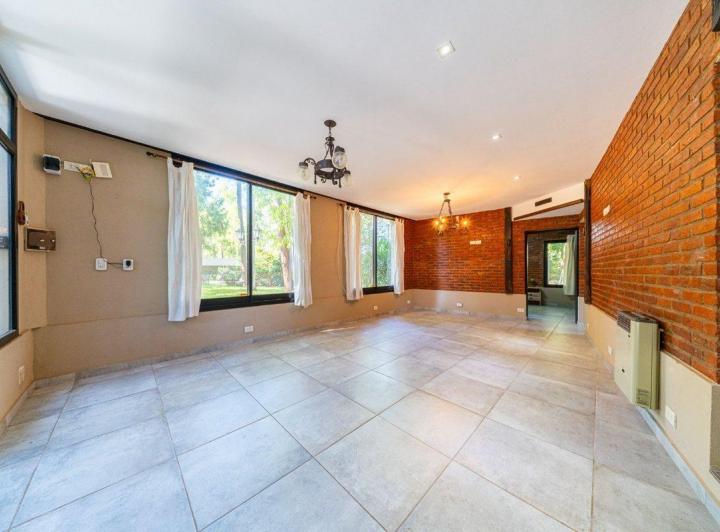 Casa · 171m² · 4 Ambientes · 2 Cocheras
