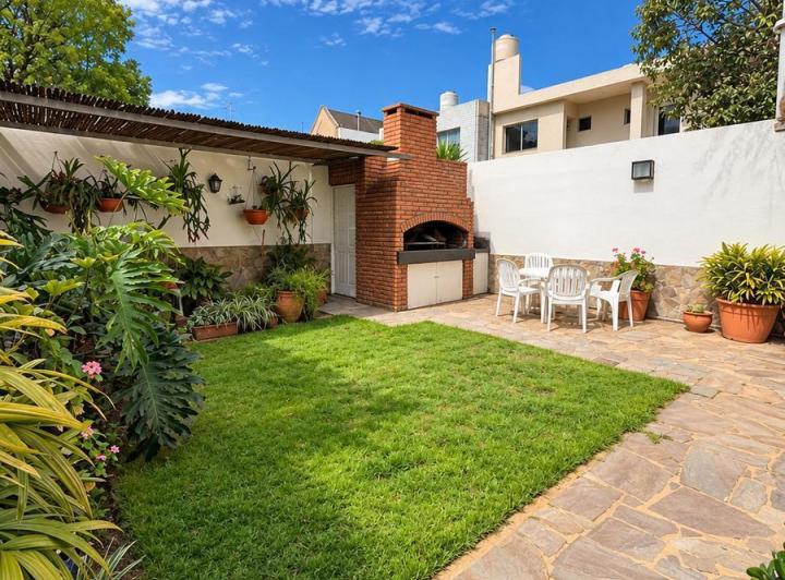 Casa · 175m² · 7 Ambientes · 1 Cochera