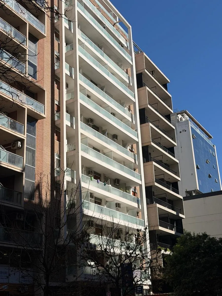 Departamento en Nueva Córdoba, 2 dormitorios c/ balcón, Obispo Oro y Chacabuco
