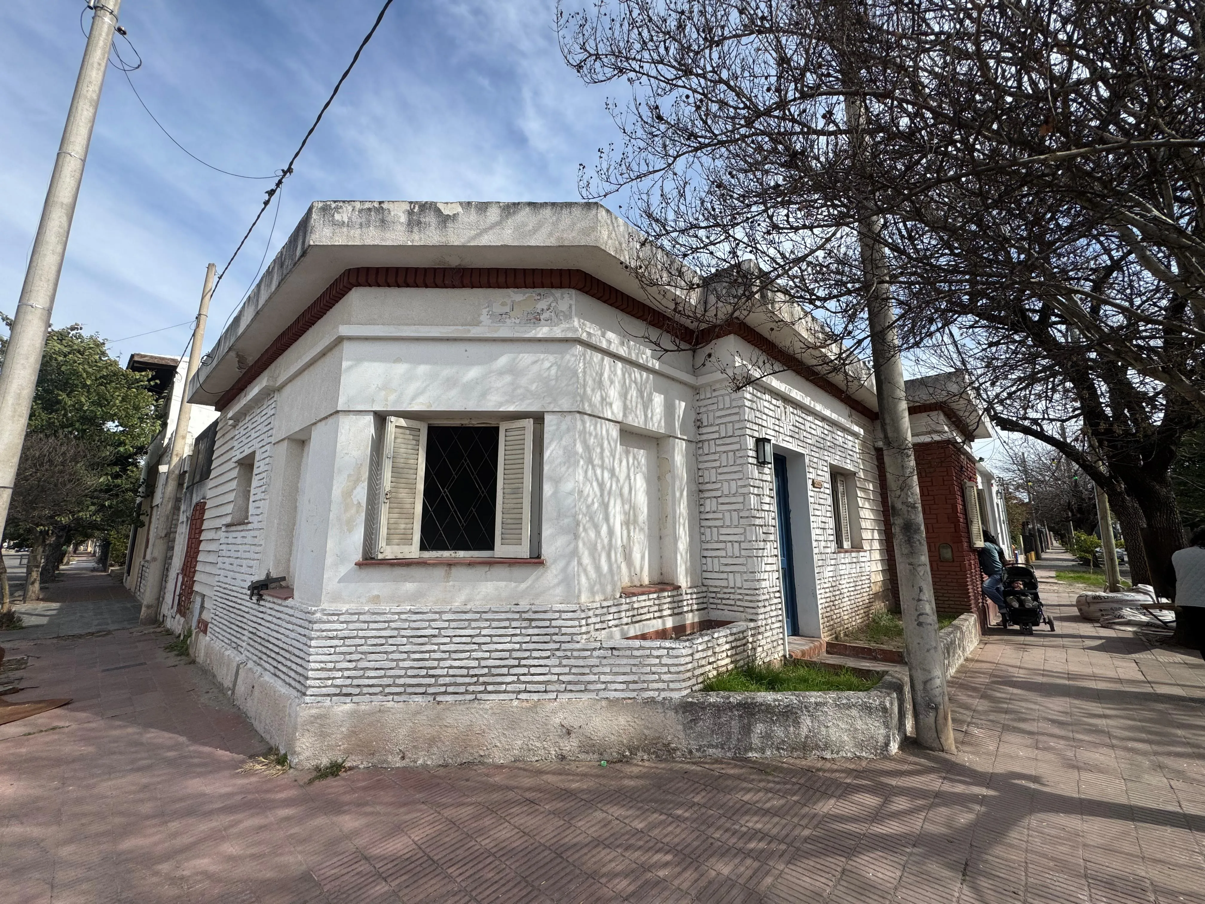 VENTA CASA 2 DORM. B° VILLA CABRERA.