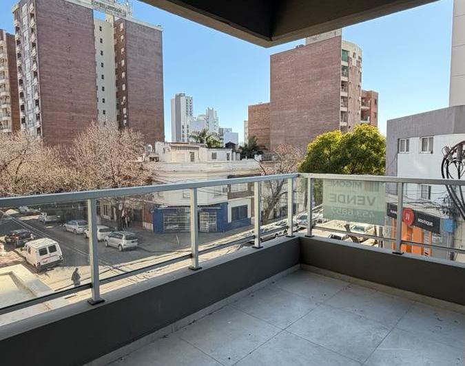 Departamento · 90m² · 8 Ambientes · 1 Cochera