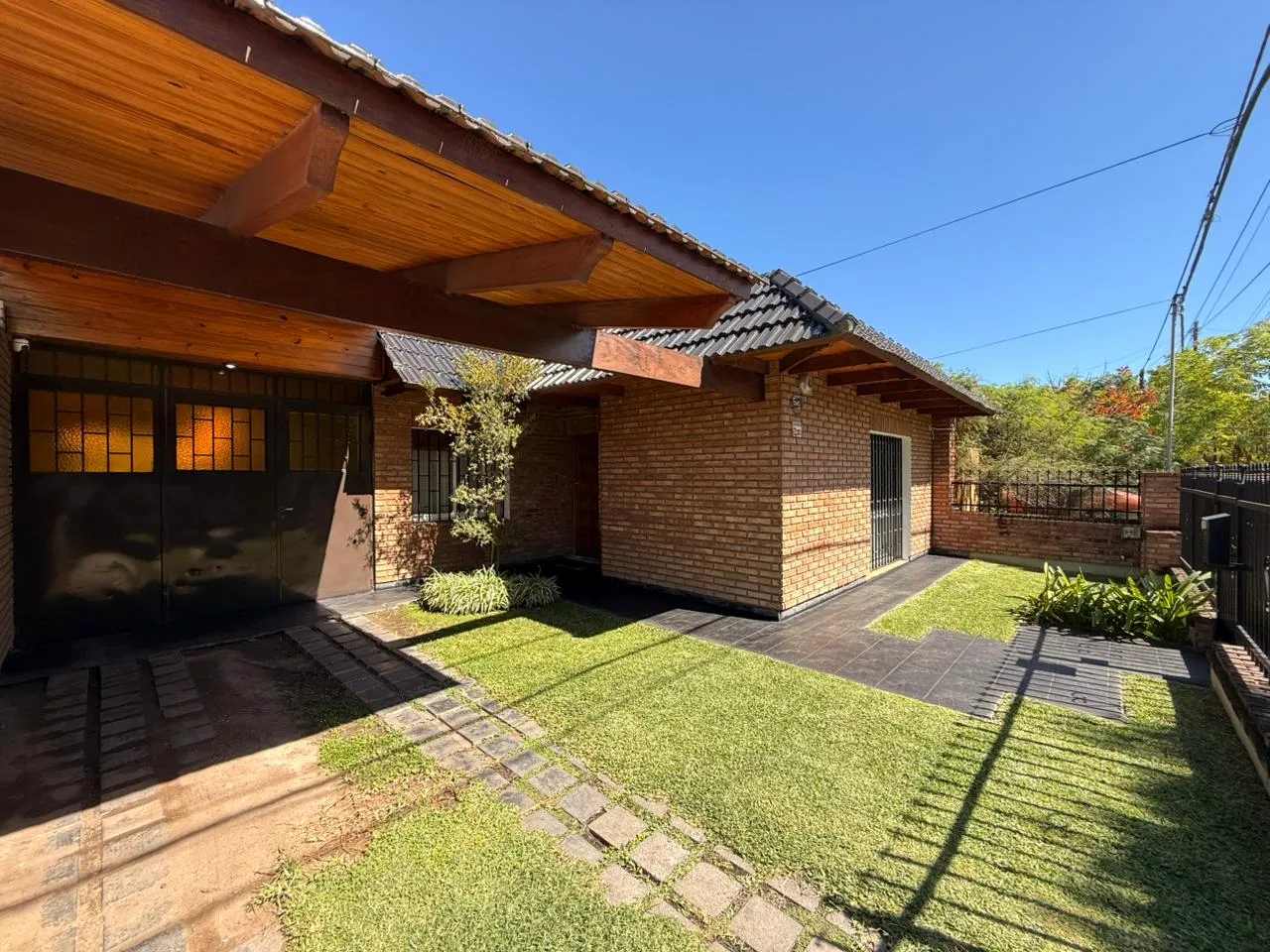 B° Alto Verde - Venta Casa 3 Dorm. Cochera P/3 Autos - 193 m² Cub 250 m² Terreno