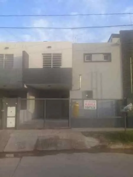 ALQUILO DUPLEX 3 DORM EN B°NUEVO POETA LUGONES