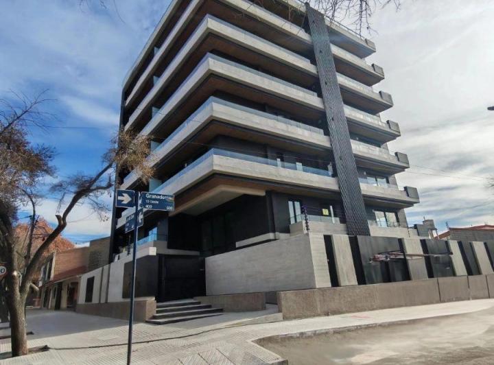 Departamento · 60m² · 4 Ambientes · 1 Cochera