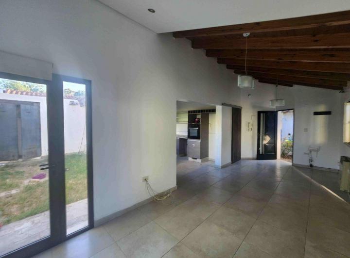 Casa · 95m² · 4 Ambientes · 2 Cocheras