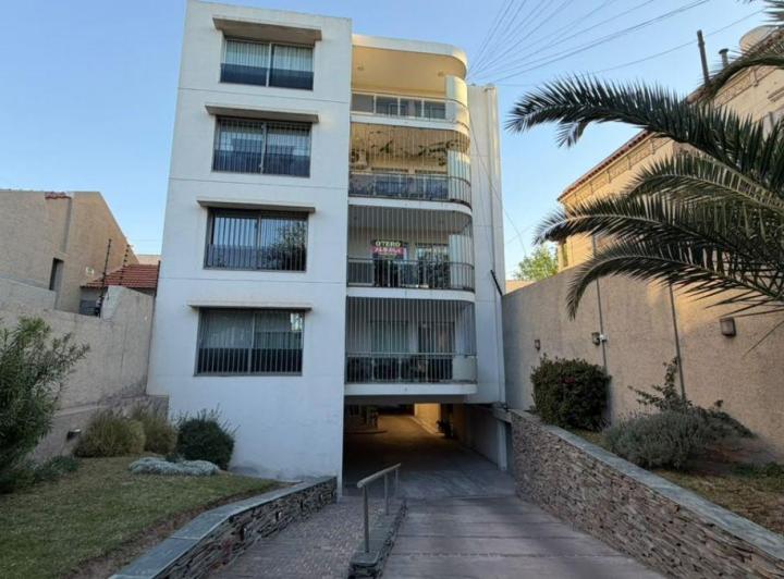 Departamento · 75m² · 4 Ambientes · 1 Cochera