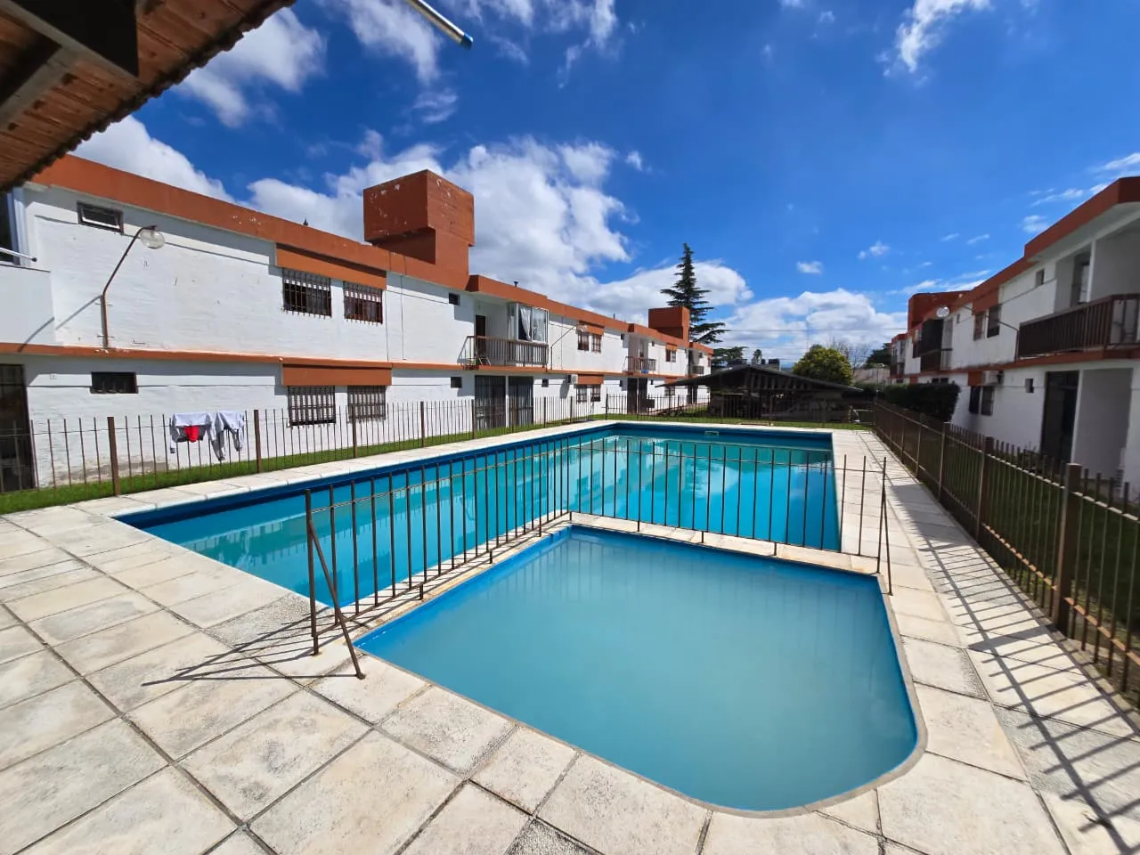 Venta: Departamento - 2 Dormitorios - Pileta, Cochera, Refaccionado - Santa Rita