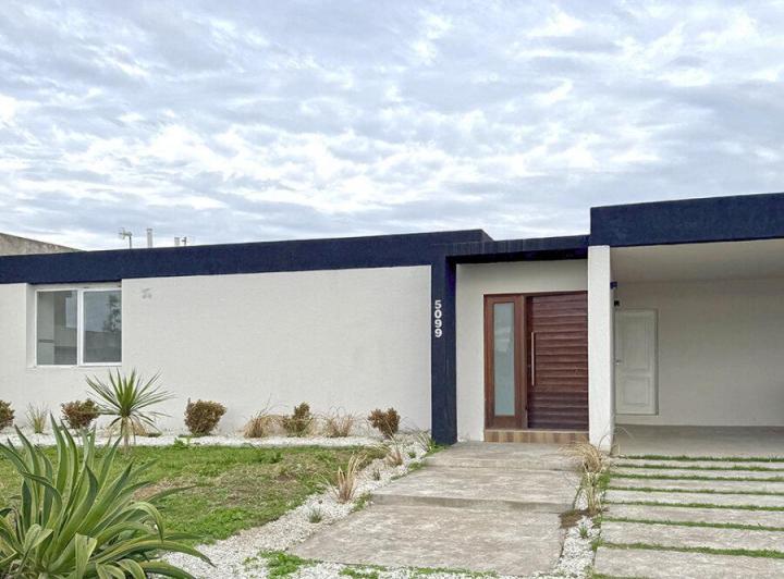 Casa · 160m² · 5 Ambientes · 2 Cocheras