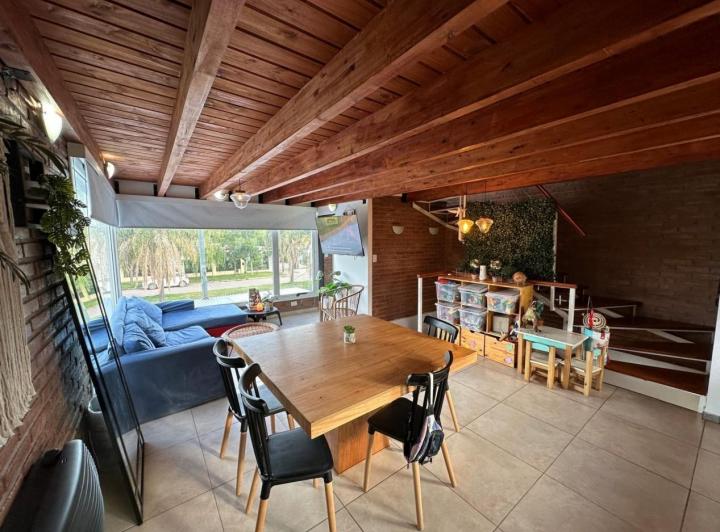 Casa · 80m² · 3 Ambientes · 1 Cochera