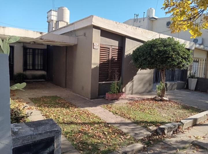Casa · 113m² · 2 Dormitorios · 1 Cochera