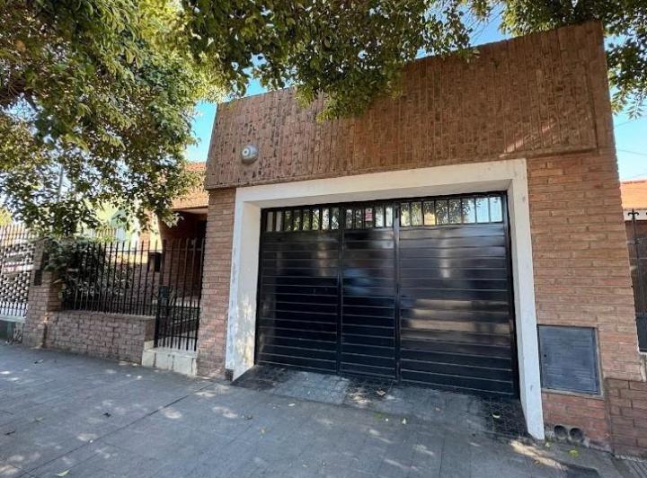 Casa · 119m² · 5 Ambientes · 1 Cochera