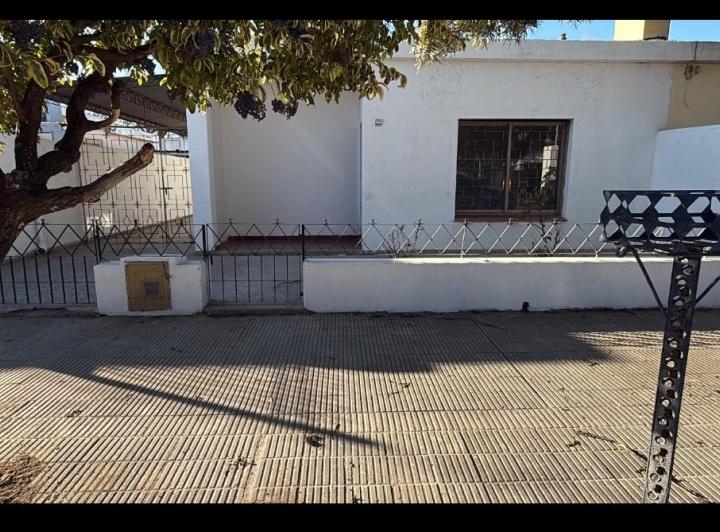 Casa · 95m² · 5 Ambientes · 1 Cochera