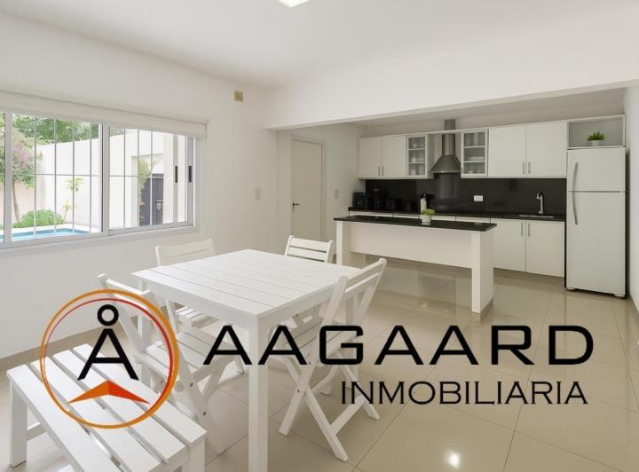 Casa · 200m² · 6 Ambientes · 2 Cocheras