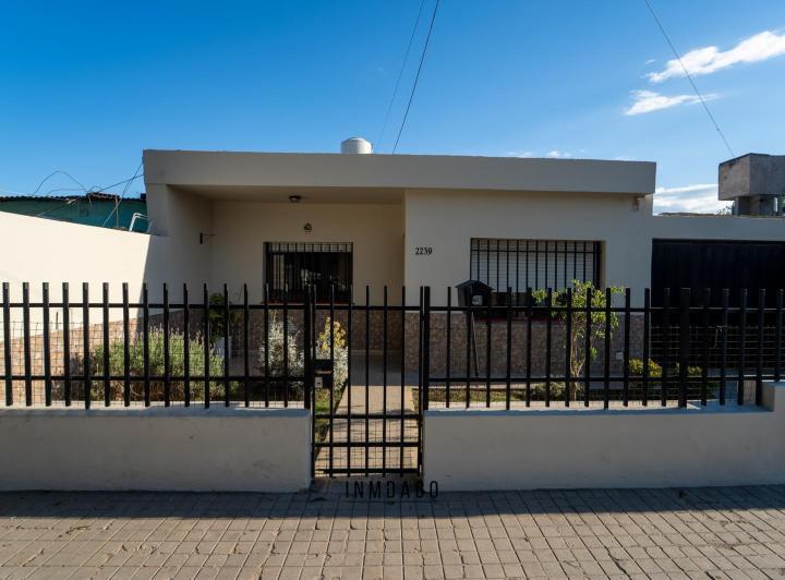 Casa · 306m² · 3 Ambientes · 2 Cocheras