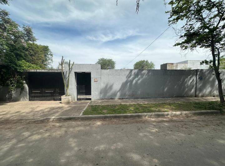 Casa · 178m² · 4 Ambientes · 2 Cocheras