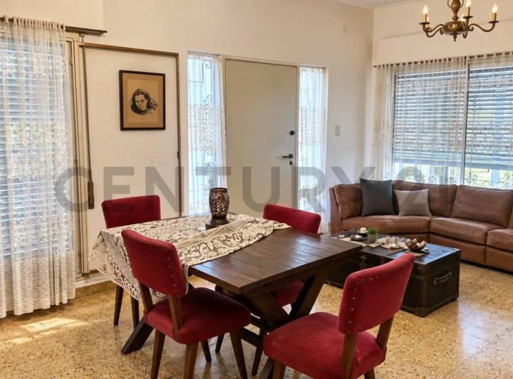 Casa · 115m² · 7 Ambientes · 2 Cocheras
