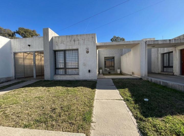 Casa · 97m² · 4 Ambientes · 1 Cochera