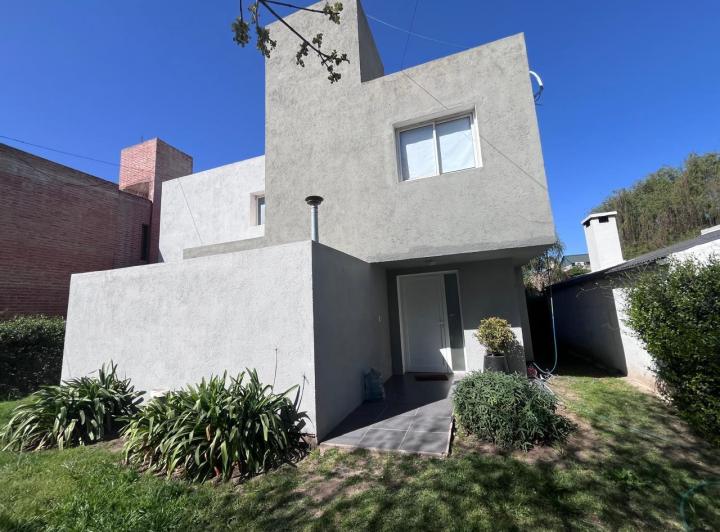 Casa · 456m² · 3 Dormitorios · 2 Cocheras