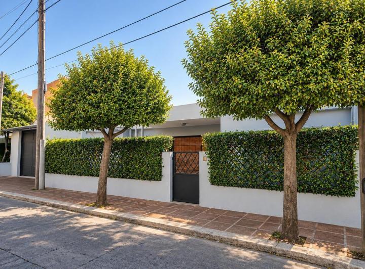 Casa · 300m² · 5 Ambientes · 3 Cocheras