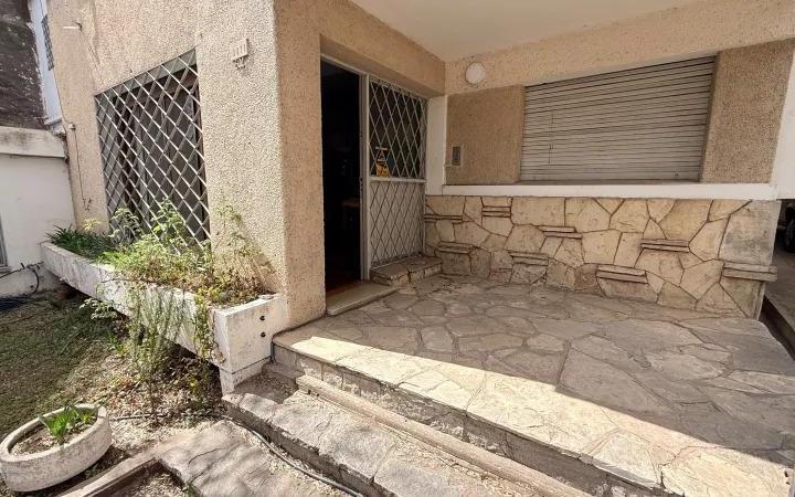 Casa · 180m² · 5 Ambientes · 2 Cocheras