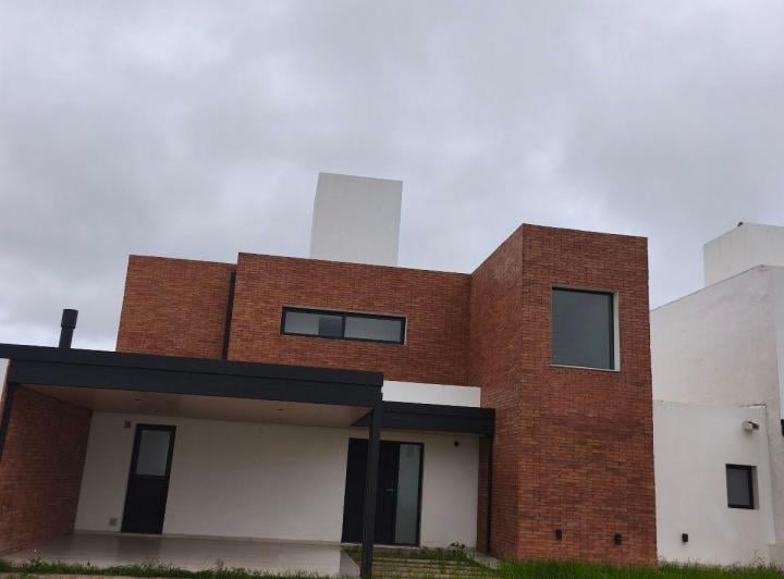 Casa · 180m²