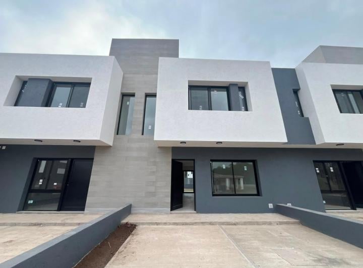 Casa · 170m² · 5 Ambientes · 2 Cocheras