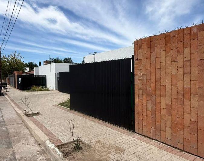 Casa · 100m² · 2 Ambientes · 1 Cochera
