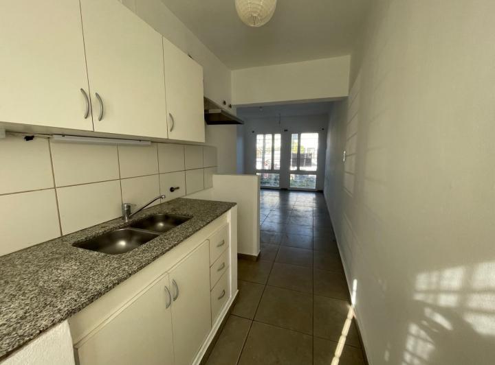Casa · 65m² · 6 Ambientes · 1 Cochera
