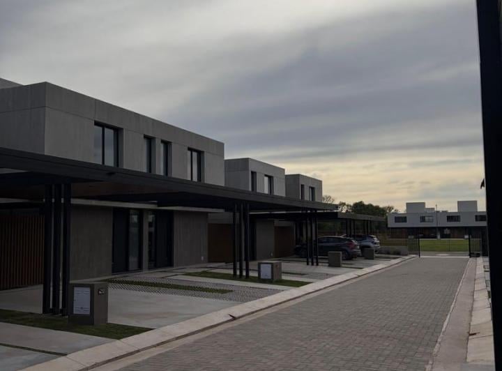 Casa · 187m² · 4 Ambientes · 1 Cochera