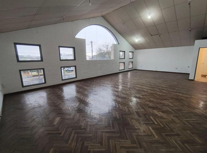 Local comercial · 150m² · 3 Ambientes