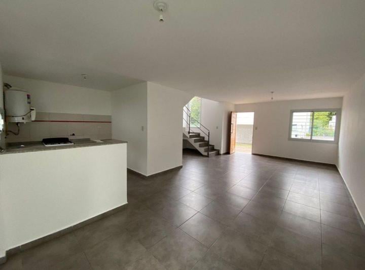 Casa · 100m² · 5 Ambientes · 1 Cochera