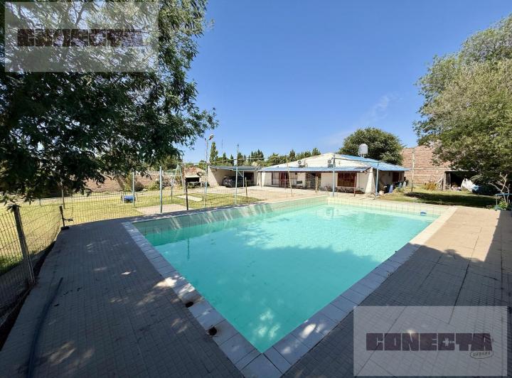 Casa · 424m² · 8 Ambientes · 1 Cochera