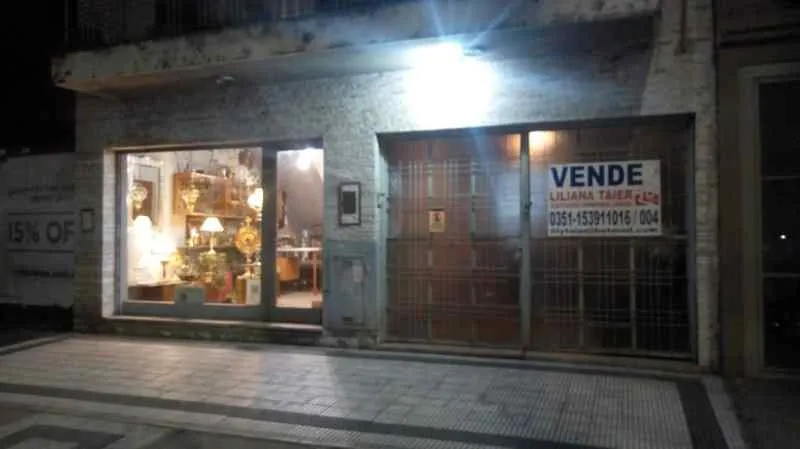 VENDO CASA 3 PLANTAS + LOCAL Y COCHERA. ALBERDI