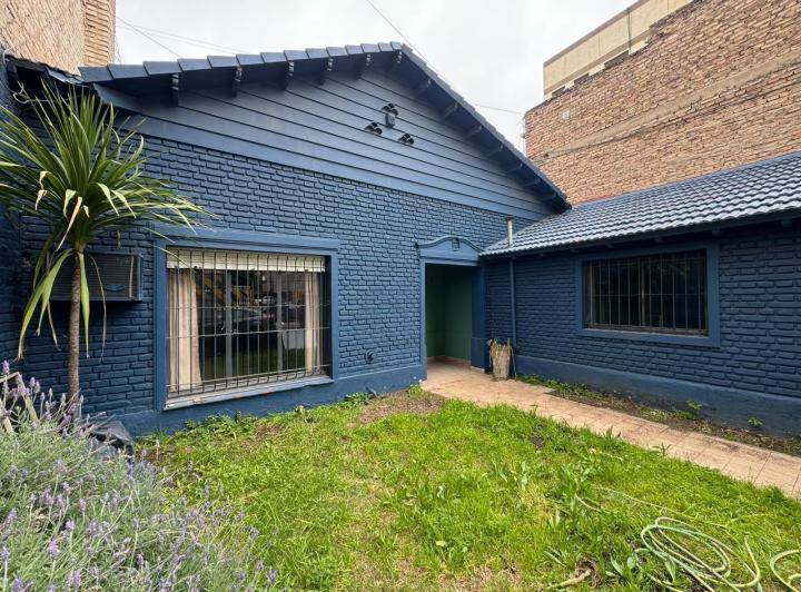 Local comercial · 180m² · 8 Ambientes